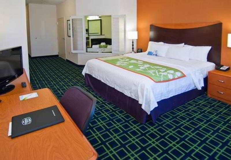 Fairfield Inn & Suites By Marriott Oklahoma City Nw Expressway/Warr Acres Exterior foto